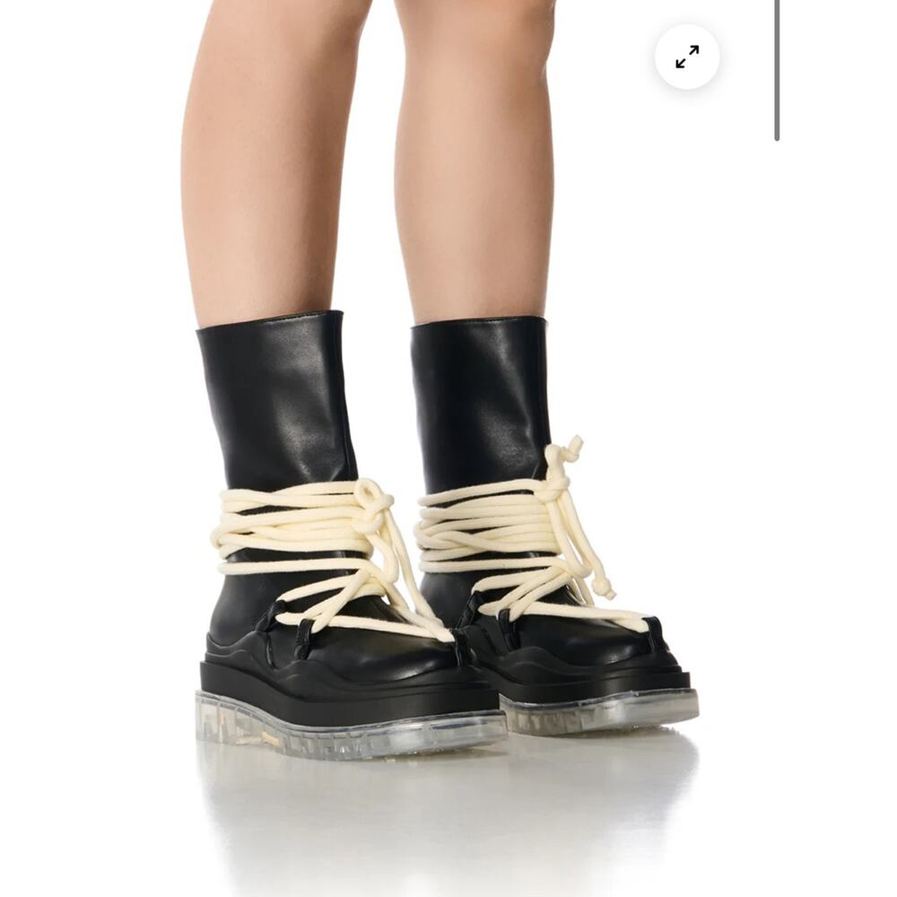 Akira Shibari tie boots
